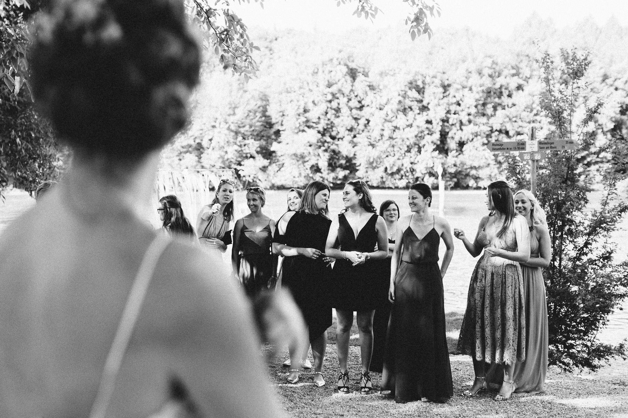 Sommerliche Boho Hochzeit im Gasthof Schupfen in Diessenhofen am Rhein in der Schweiz