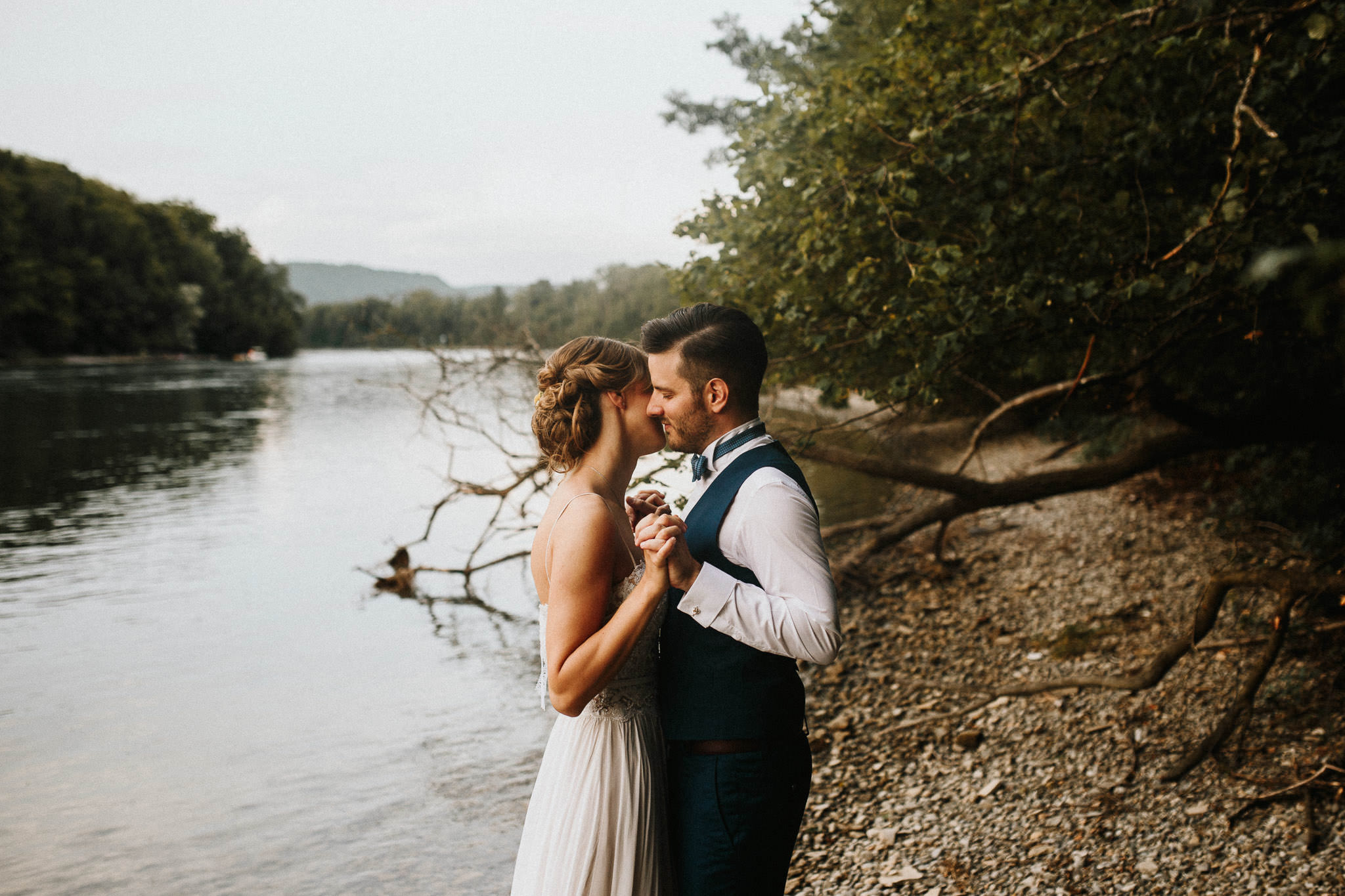 Sommerliche Boho Hochzeit im Gasthof Schupfen in Diessenhofen am Rhein in der Schweiz